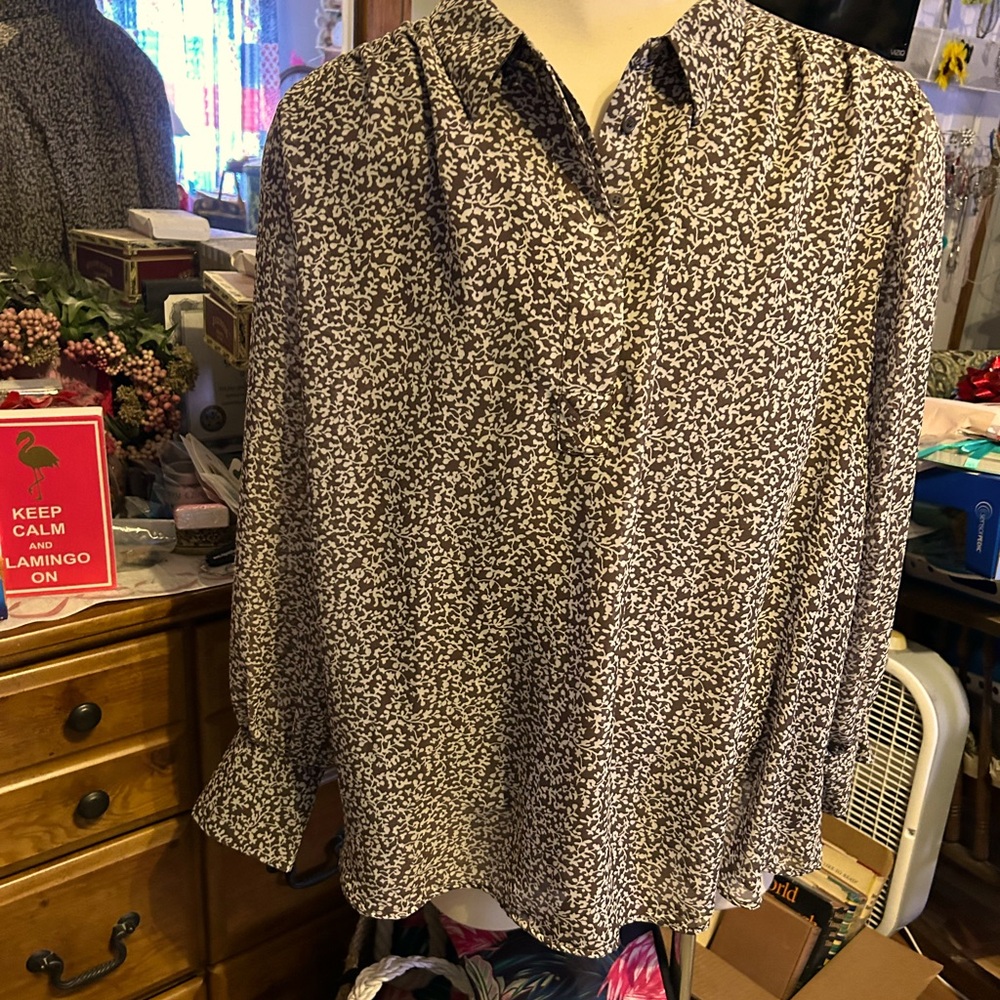 Lane Bryant size 30–32 tan and white long sleeve shirt
